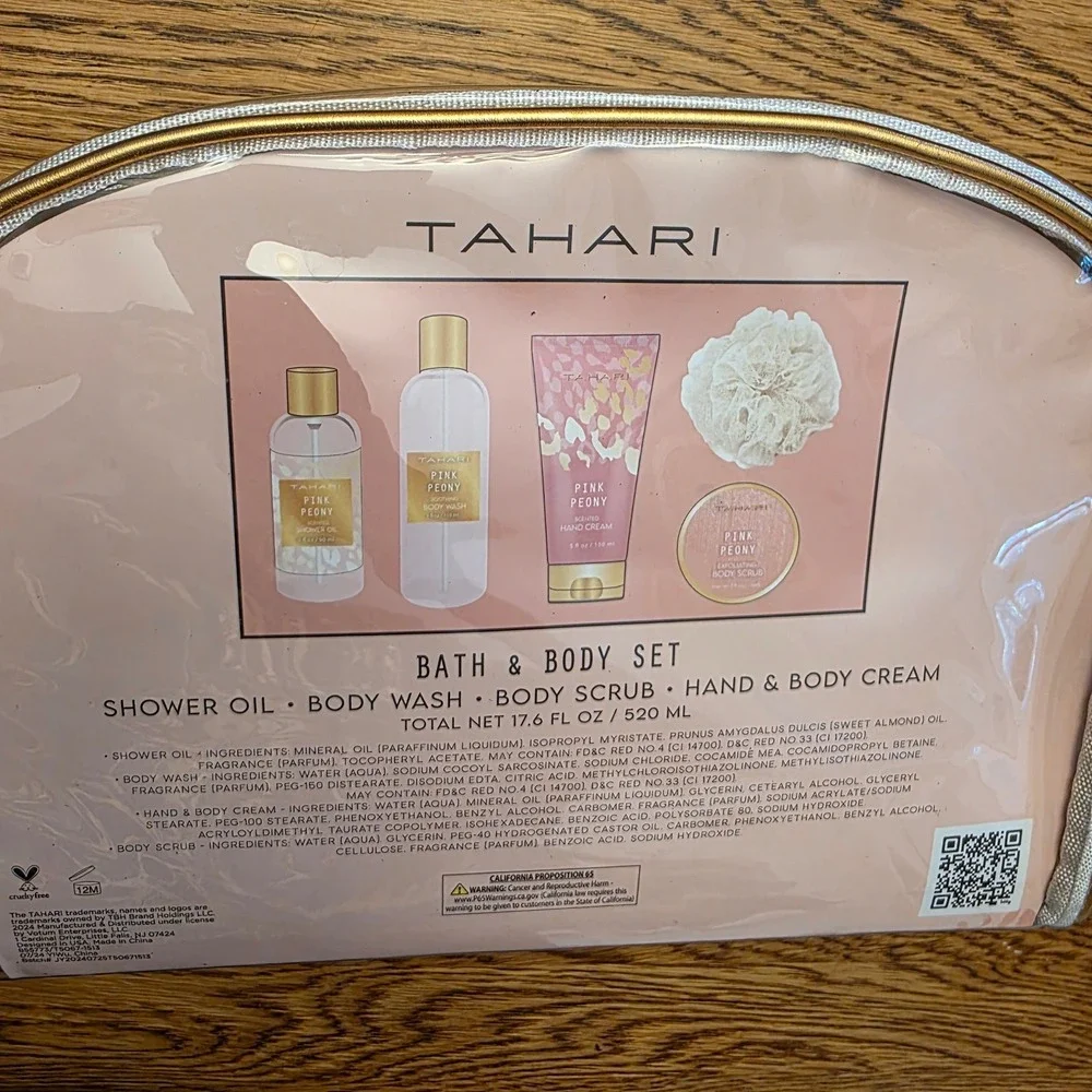 Tahari Pink Peony 5pc Bath Body Gift Set Shower Oil Wash Cream Scrub Travel Bag